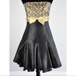 Gunne Sax Jessica McClintock Junior SZ 7 Short Formal Dress - Black & Gold - Bow